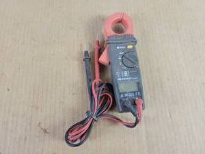 lot 656 image: Gardner Bender GCM-221 Compact Clamp Meter - Powers on