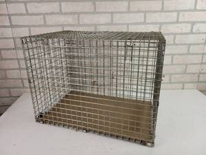 lot 677 image: All Steel KENNEL-AIRE Pet Kennel - No. 140 - Approx. 22 x 16 x 14 - NO SHIPPING