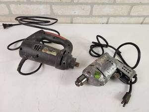 lot 729 image: Clarke Cut-Out Saw Model CT4022 and Drill
