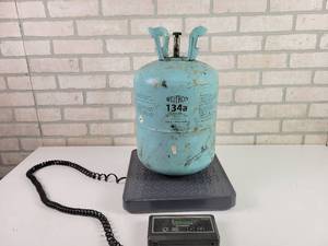 lot 816 image: R134A Refrigerant - 7.6 LBS Gross - NO SHIPPING