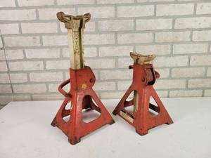 lot 822 image: Pair of 3-Ton Jack Stands - 12 to 18 - NO SHIPPING