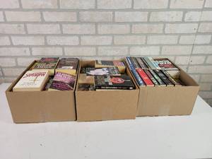 lot 834 image: HUGE Lot of Paperback Novels  - NO SHIPPING