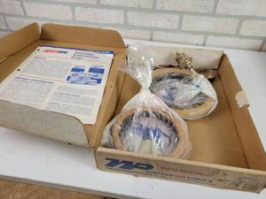 lot 841 image: GM TH350 Rebuild Kit- Unsure if Complete