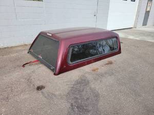 lot 479 image: Fiberglass Topper - Removed from 2004 Ford F350 Long Box - NO SHIPPING
