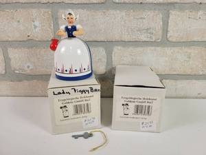 lot 564 image: (2) Erzgebirge Figure Banks - 4 Tall - Made in Germany