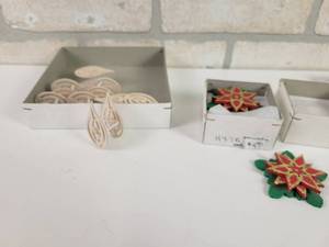 lot 567 image: (8) Dregeno Candle Arc Flames and (4) Erzgebirge Poinsettia Ornaments - Made in Germany