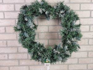 lot 575 image: 22 Christmas Wreath - NO SHIPPING