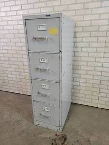 lot 600 image: Steel 4- Drawer File Cabinet - NO SHIPPING
