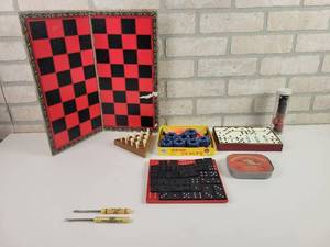 lot 672 image: Assorted Vintage Games