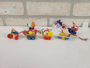 lot 689 image: (7) handmade Graupner Holzminiaturen Wood Christmas Ornaments - Made in Germany