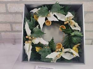 lot 726 image: New Advent Wreath Candleholder