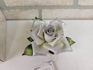 lot 734 image: ROMAN 25th Anniversary Silver Rose