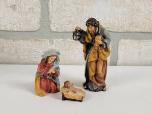 lot 735 image: Original DOLPHI Hand Carved Wood Holy Family Nativity Figures - Made in Italy