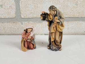 lot 736 image: Original DOLPHI Hand Carved Wood Holy Family Nativity Figures - (No Jesus) - Made in Italy
