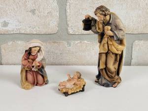 lot 738 image: Original DOLPHI Hand Carved Wood Holy Family Nativity Figures - Made in Italy