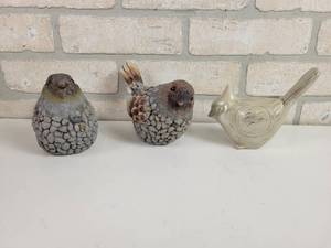 lot 862 image: (3) Assorted Bird Figures