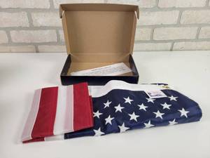 lot 873 image: 2 x 3 US Flag - Nylon Embroidered - Made in the USA