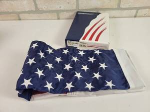lot 875 image: 2 x 3 US Flag - Nylon Embroidered - Made in the USA