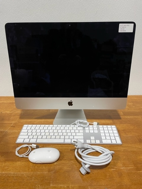 lot 2 image: Apple iMac 21.5 Desktop Computer Late 2012