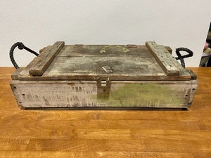 lot 12 image: Vintage Military Ammo Box