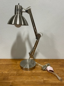 lot 15 image: Desk Lamp