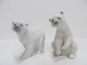 lot 62 image: 2 Vintage Signed LLADRO Porcelain Polar Bear Figurines