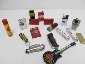 lot 90 image: Lot of Vintage & Newer Novelty Cigarette Lighters