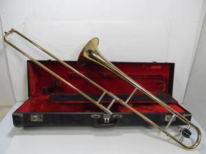 lot 24 image: REYNOLDS Medalist Trombone wCase