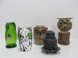 lot 115 image: Estate Lot of Vintage & Mid Century Owl Statues