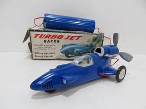 lot 124 image: Minty Vintage Battery-Op Turbo Jet Racer Toy 