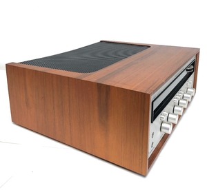lot 7 image: Excellent Vintage MARANTZ Model 2230 Stereophonic Receiver