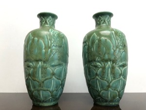 lot 5 image: Excellent Matching Pair of 1930s Signed ROOKWOOD Art Pottery Vases