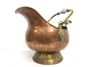 lot 221 image: LARGE Vintage Copper Coal Bucket wLion Heads & Porcelain Handle
