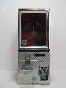 lot 227 image: Excellent Vintage Victor 25 Cent GumballCandy Machine wKey