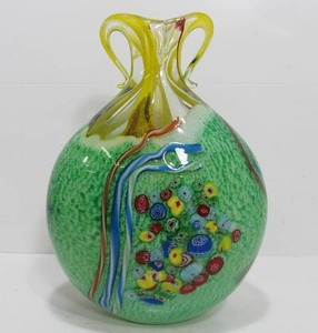 lot 236 image: Gorgeous Large Vintage Hand Blown Murano Style Millefiore Glass Vase