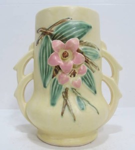 lot 239 image: Lovely Vintage McCoy Art Pottery Vase