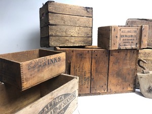 lot 172 image: Large Group of Vintage & Antique Wood Advertising etc Crates