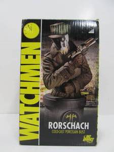 lot 281 image: Limited Edition WATCHMEN Rorschach Display Statue