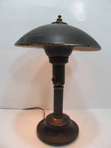 lot 177 image: Art Deco Atomic Style Metal Accent Lamp