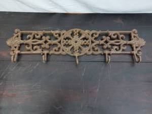 Cast Iron Wall-hanging With Hanger Hooks