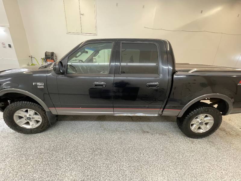2002 Ford F-150 XLT - 4X4