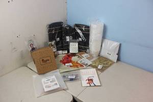 Assorted Amazon Returns & Shelf Pulls - Containers, Toys, Decorations See Picture