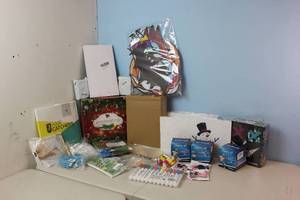 Assorted Amazon Returns & Shelf Pulls - Sensory Decor, Office, seasonal, See Picture