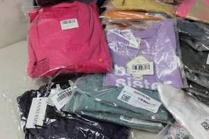 50 Pieces of Shelf Pull Clothing - Random Sizes and Styles, See Pictures