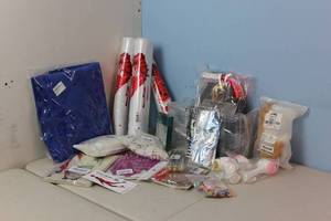Assorted Amazon Returns & Shelf Pulls - Bathroom Mats, Seasonal, Dog Bowl, See Pictures