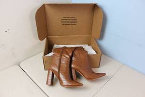 Womens Boots Size 7