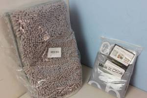 Bath Mat and Shower Curtain Set wRings