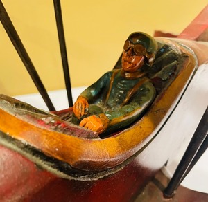 lot 138 image: Amazing Large Airplane Decorative Figurine
