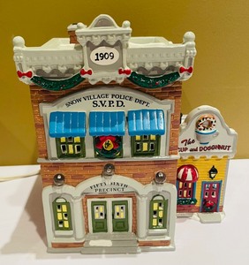 lot 136 image: Department 56 Snow Village Pieces