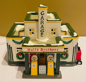 lot 141 image: Department 56 Village Pieces